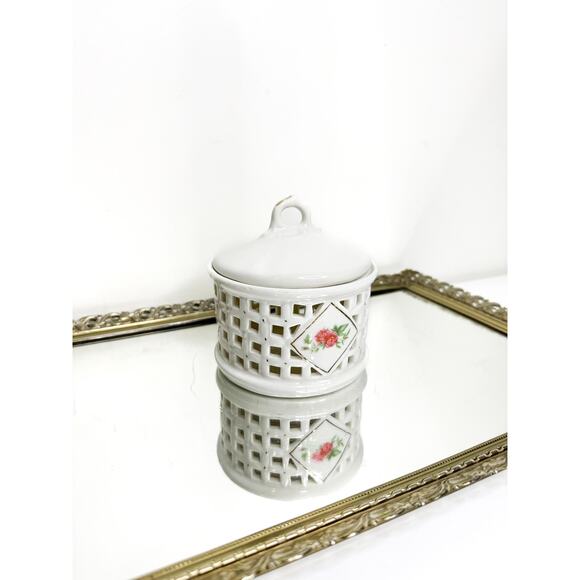Beautiful Vintage Lattice Porcelain Floral Lidded Jar Vanity Trinket Dish - Picture 1 of 8